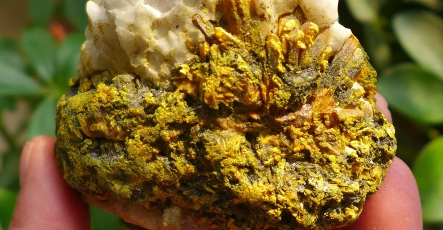 Orpiment crystal