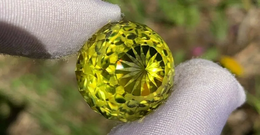 Ouro Verde Quartz crystal